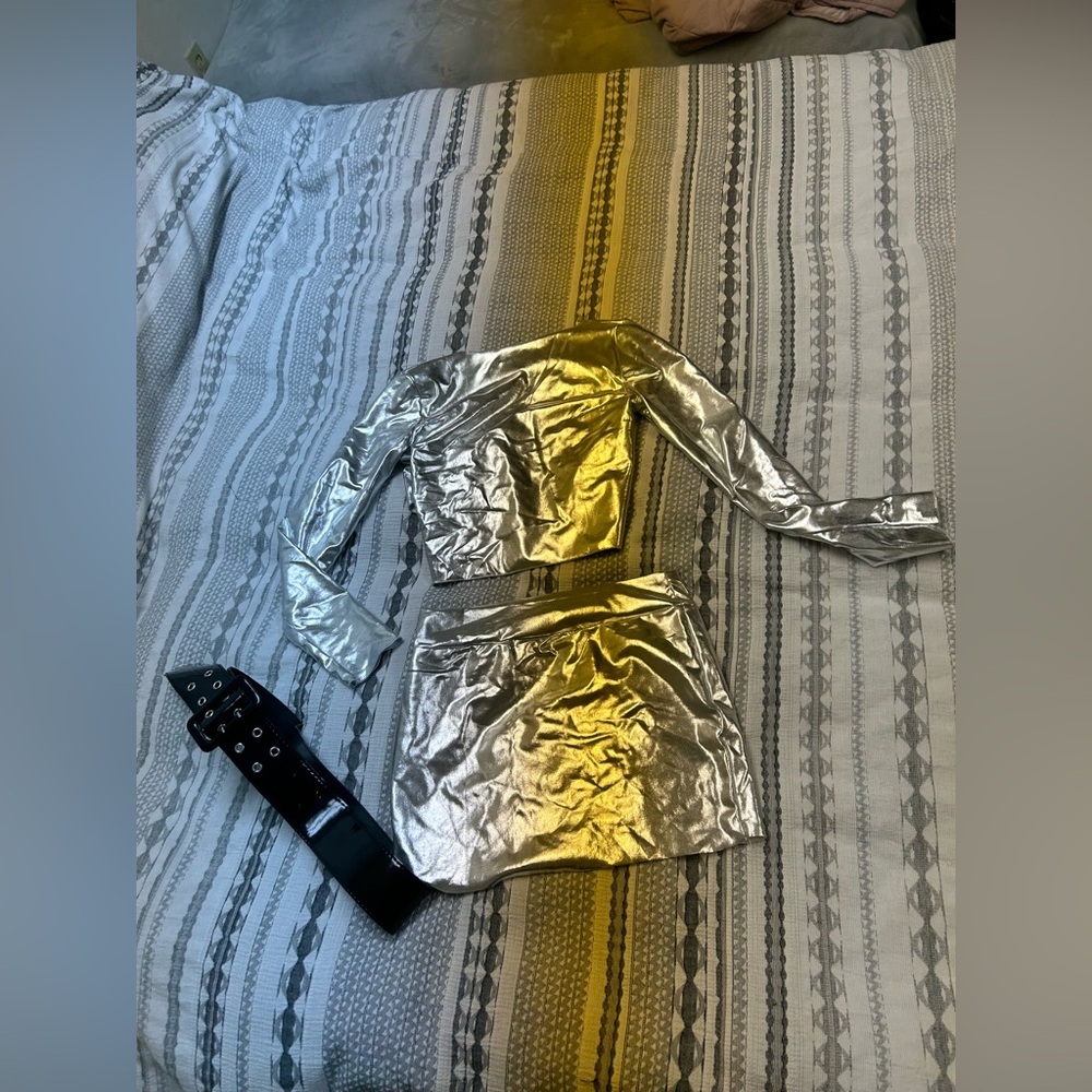 Sakkas Shimmering Silver Ensemble/ Halloween costume small - Picture 4 of 4